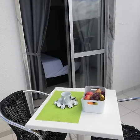 West Coast Πανσιόν 3*